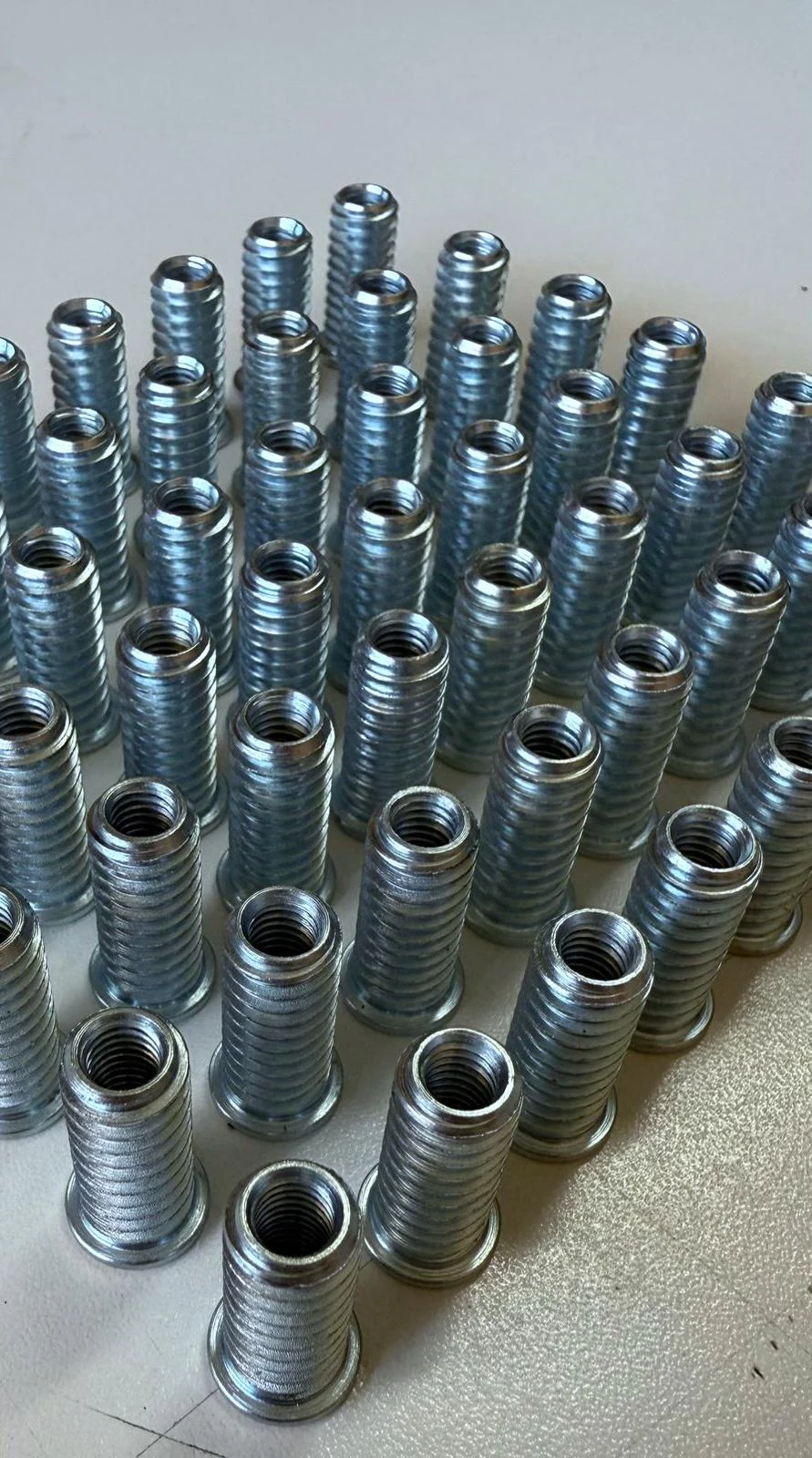 Componentes metálicos produzidos pela Metalúrgica Armiliato